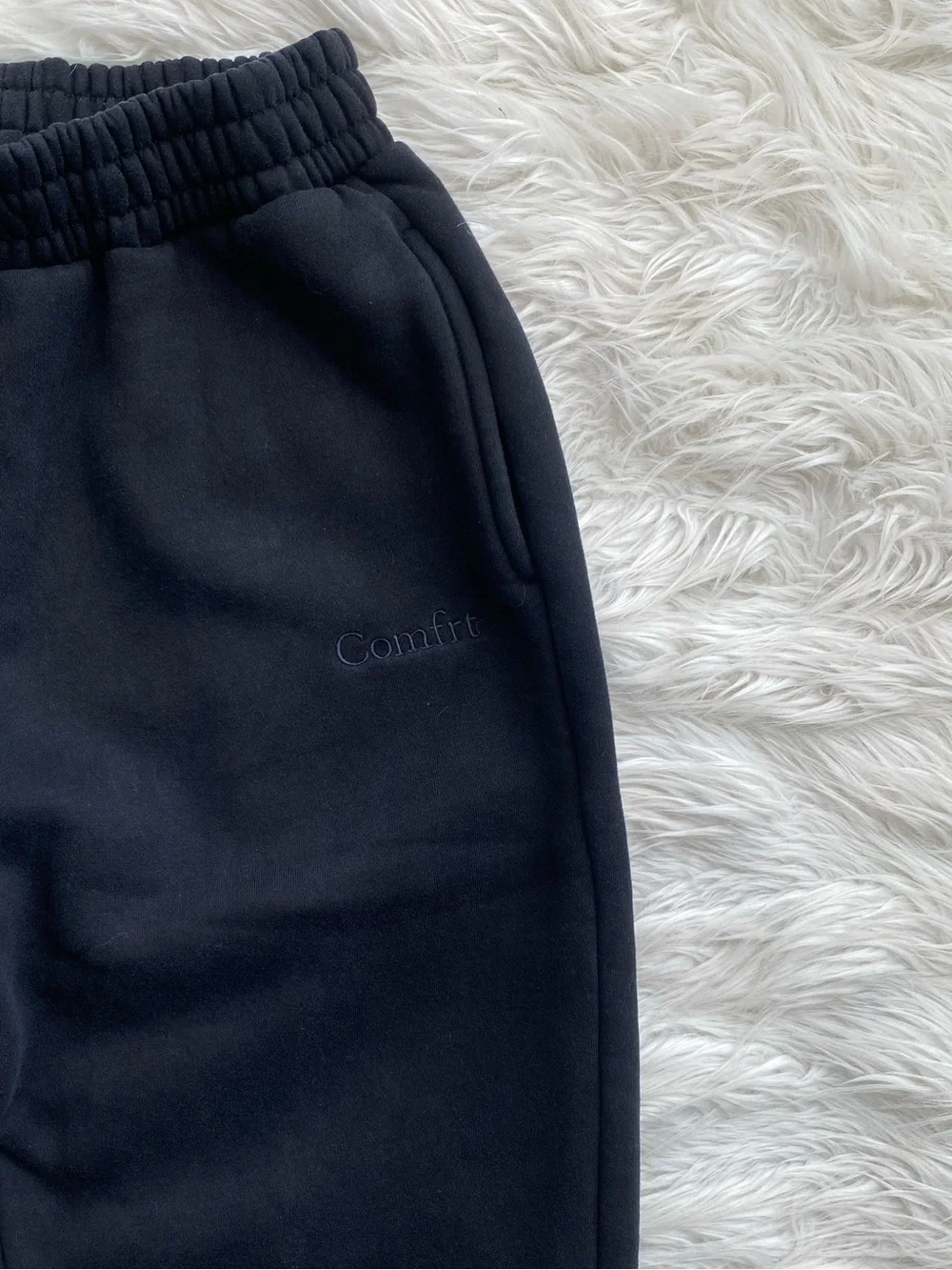 Comfrt | Black Signature Hoodie & Sweatpant Set - Picture 13 of 15